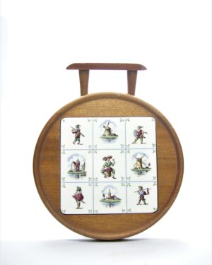 523 - kaasplankje hout met tegel