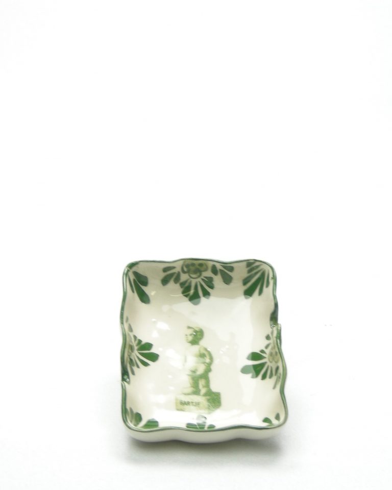 189 – Vintage asbak Bartje handpainted groen-wit (1)