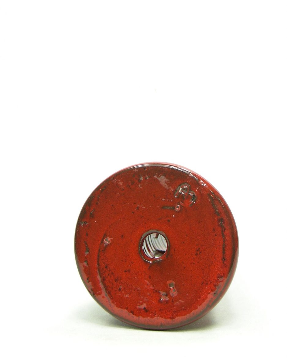 867 - kandelaar AJ op stokjes gebakken rood