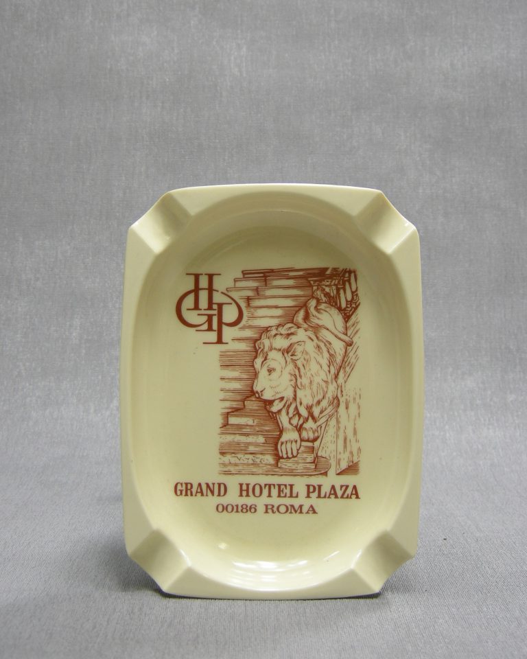 1229 – asbak Grand Hotel Plaxa Mebel P34 geel – bruin