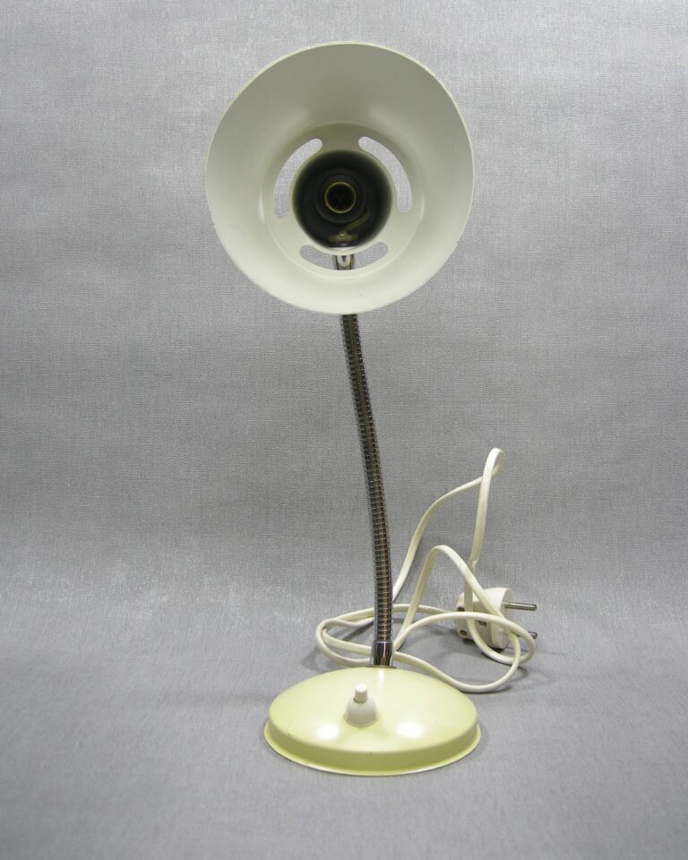 1565 – vintage bureaulamp wit-geel-chroom