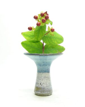 1589 - vintage vaasje gesigneerd GJH blauw - wit - bruin