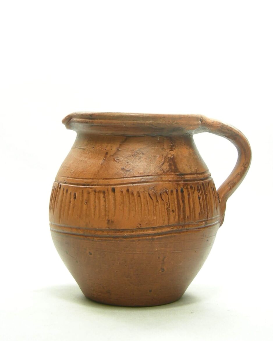 1702 - vintage pitcher van rode klei bruin