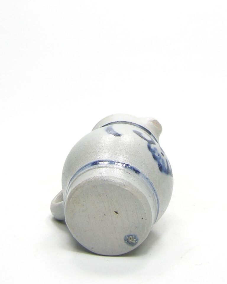 1802 – vintage mini pitcher Keuls aardewerk blauw – grijs