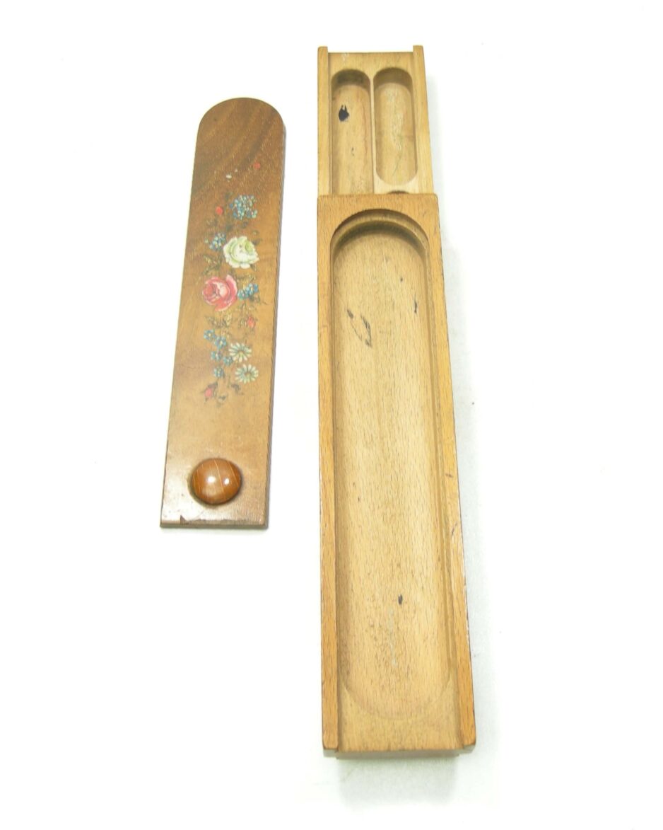 1832 - vintage houten pennen doosje bruin met bloemen