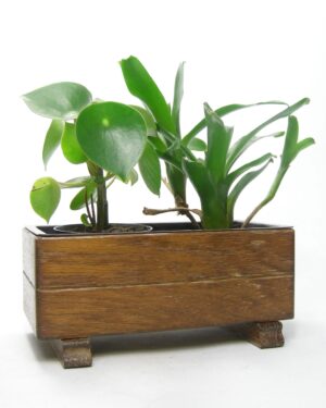 1871 – vintage plantenbakje – bloempot hout met plastic binnenpot bruin