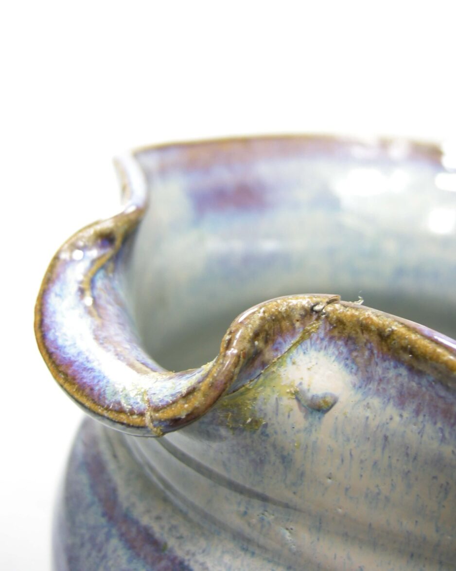 1873 - vintage vaas gesigneerd pitcher model bruin - blauw