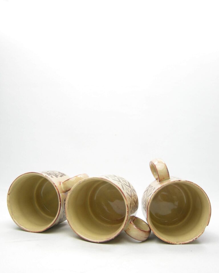 2051 – vintage mokken – bekers Made in England bruin- beige