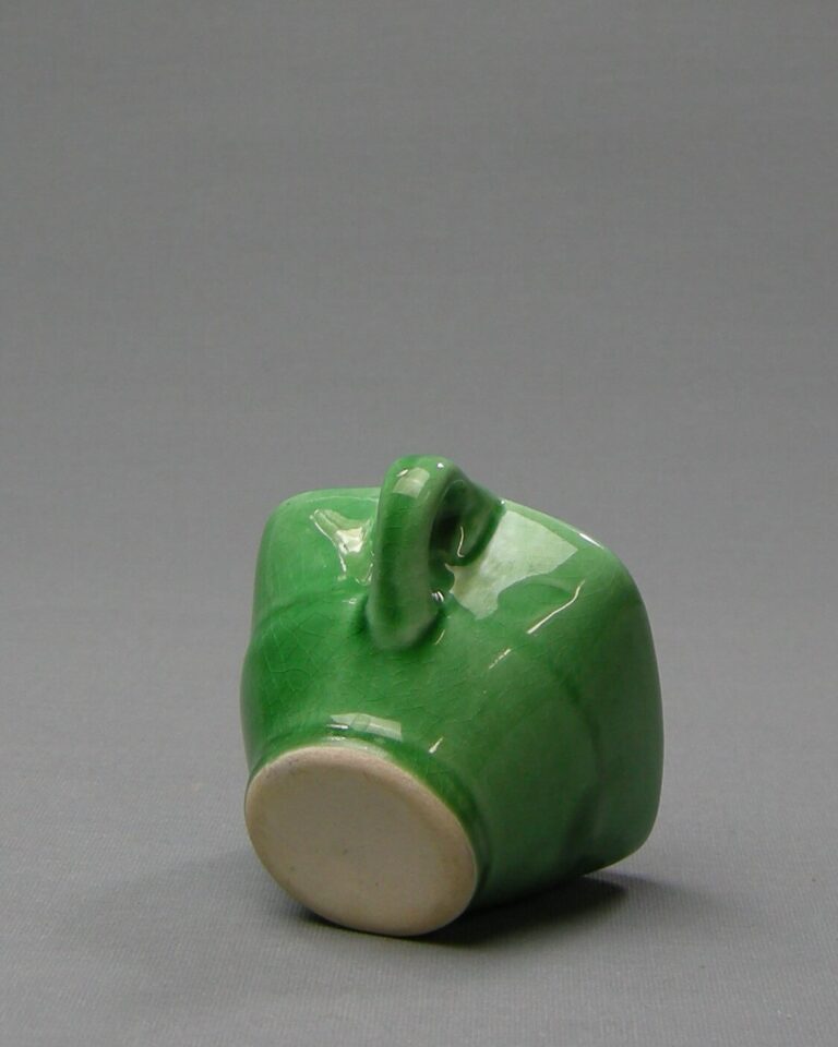 2071 – vintage mini schaaltje met oortje groen