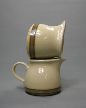 2215 - vintage kan - pitcher CP Colditz