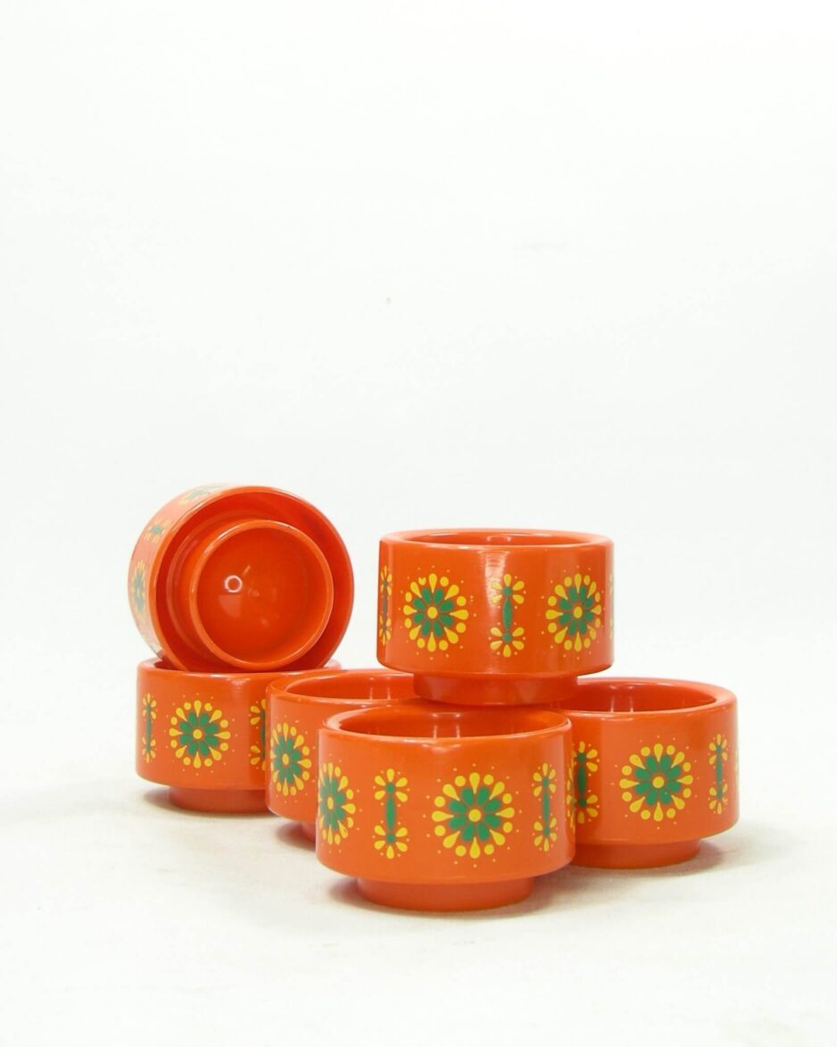 2450 - vintage eierdopjes oranje - groen - geel