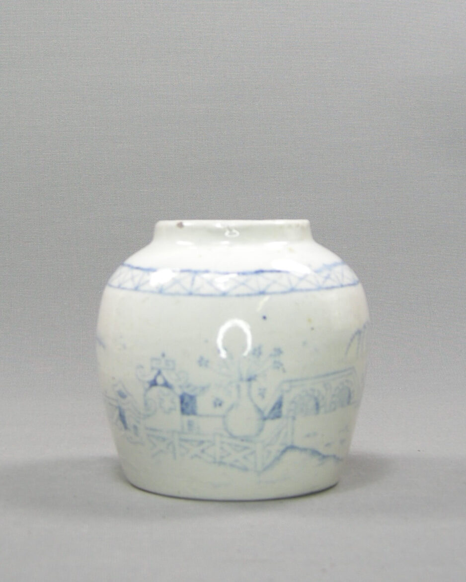 2470 - vintage gemberpot wit - blauw