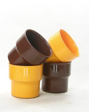 2523 - vintage beker Mepal 234