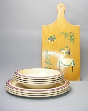 2561-2562-2563- vintage kaasplankje en borden Mepal