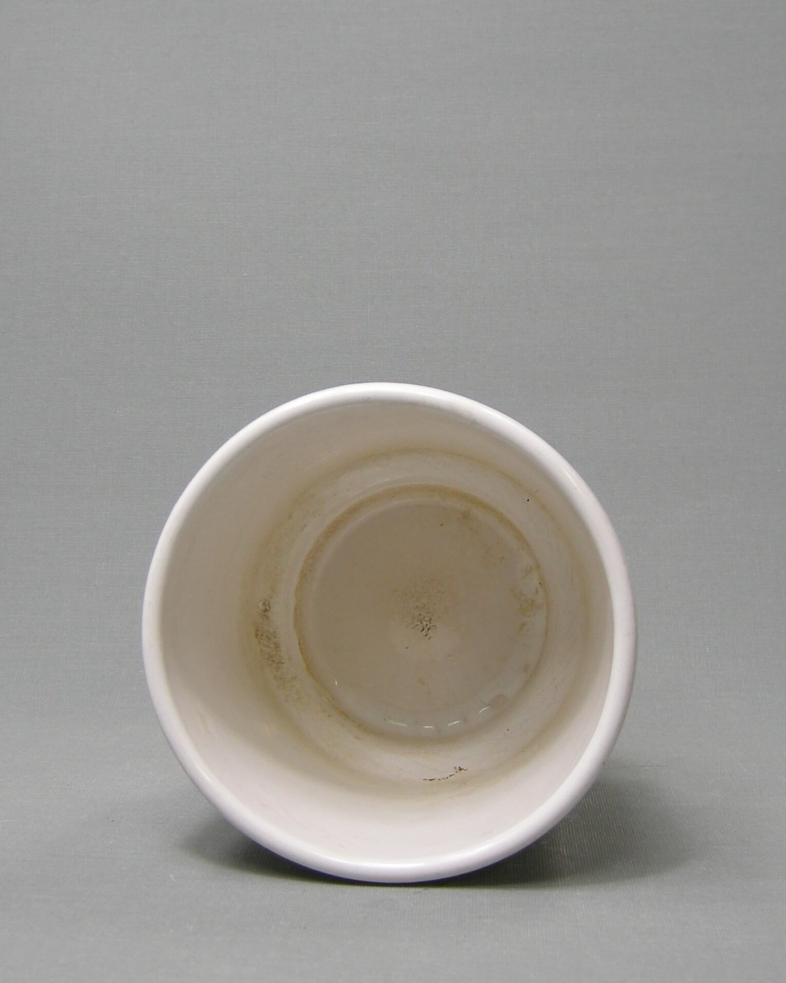 2612 - vintage bloempotje op stokjes gebakken