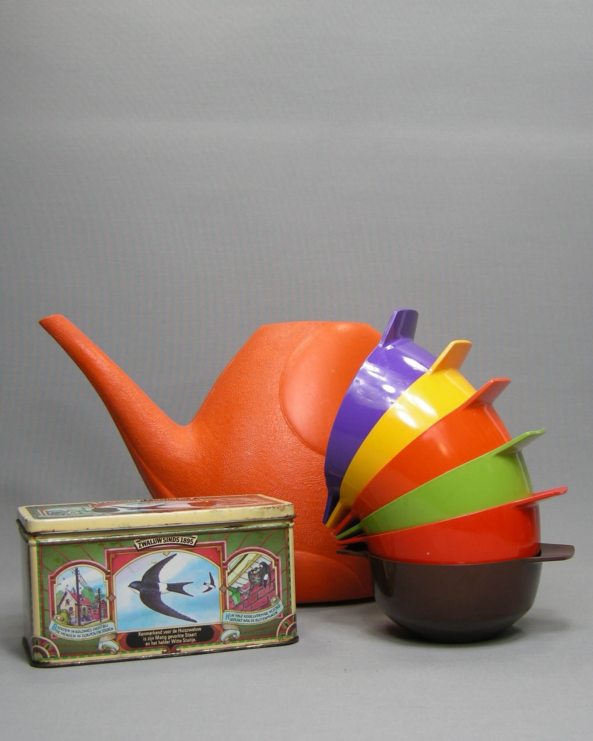 2740-2741-2742- vintage schaaltjes Mepal, gieter en blikje Zwaluw